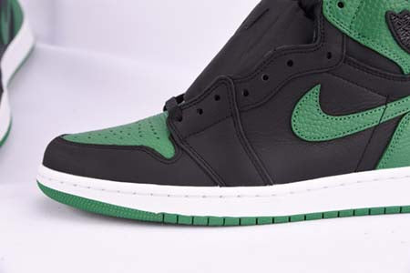 AIR JORDAN 1 RETRO HIGH OG "PINE GREEN"
