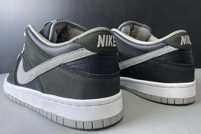 NIKE SB DUNK LOW "J-PACK SHADOW"