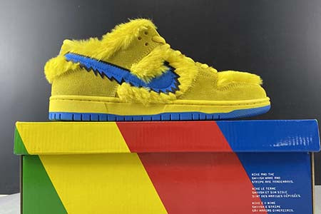NIKE DUNK SB LOW "YELLOW BEAR"