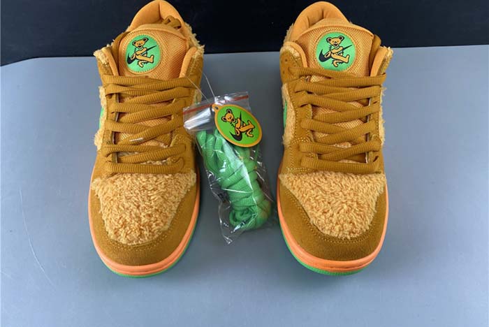 NIKE SB DUNK GRATEFUL DEAD "BEAR ORANGE GREEN"