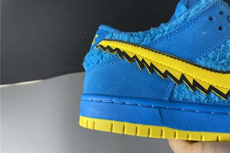 NIKE SB DUNK LOW GRATEFUL DEAD "BLUE BEAR"
