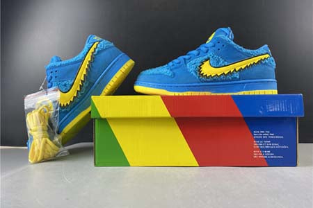 NIKE SB DUNK LOW GRATEFUL DEAD "BLUE BEAR"