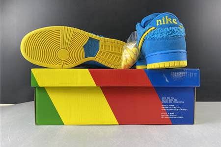 NIKE SB DUNK LOW GRATEFUL DEAD "BLUE BEAR"