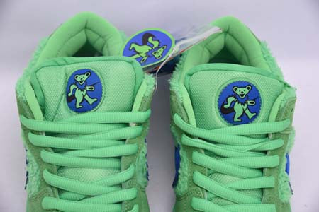 NIKE SB DUNK LOW "GRATEFUL DEAD"