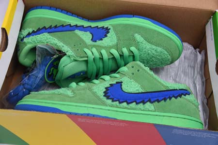 NIKE SB DUNK LOW "GRATEFUL DEAD"