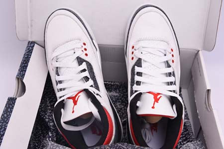 AIR JORDAN 3 RETRO "SE FIRE RED DENIM"