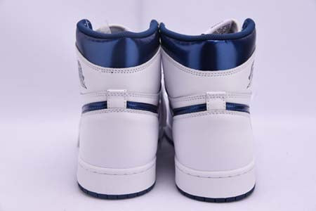 AIR JORDAN 1 OG “METALLIC NAVY”
