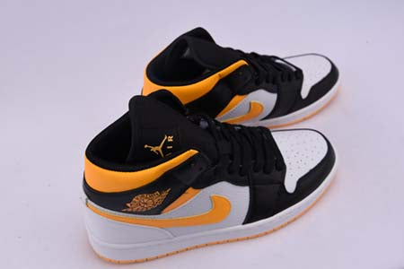 AIR JORDAN 1 MID "WHITE LASER ORANGE" (WMNS)