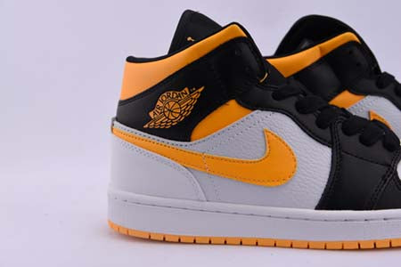 AIR JORDAN 1 MID "WHITE LASER ORANGE" (WMNS)