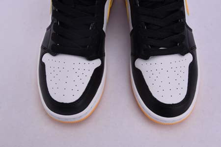 AIR JORDAN 1 MID "WHITE LASER ORANGE" (WMNS)