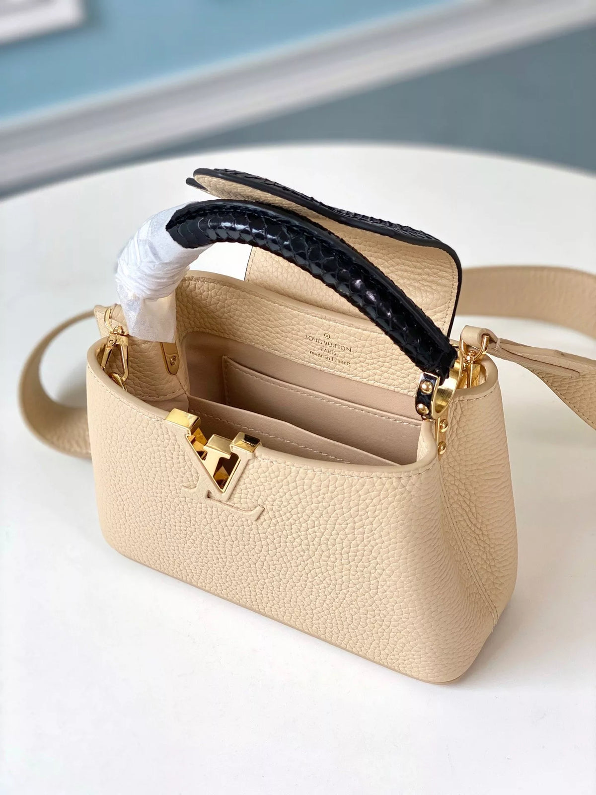 LOUIS VUITTON 21.0 X 14.0 X 8.0 CM CAPUCINES MINI BAG