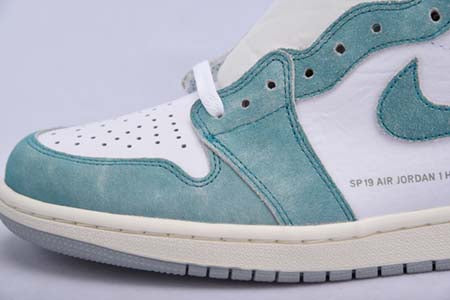 AIR JORDAN 1 RETRO HIGH OG "TURBO GREEN"