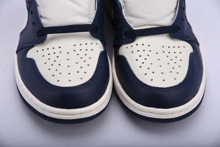 AIR JORDAN 1 "OBSIDIAN UNIVERSITY BLUE"