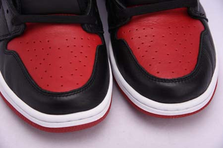 AIR JORDAN 1 RETRO HIGH "UNC CHICAGO" (WMNS)