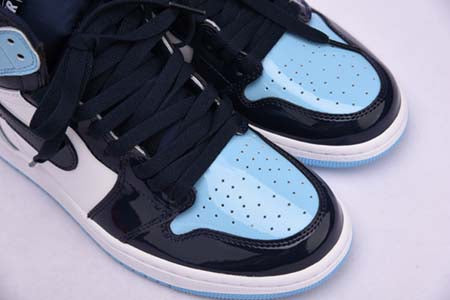 AIR JORDAN 1 "UNC BLUE CHILL"