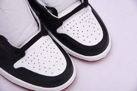 AIR JORDAN 1 HIGH OG "BLACK TOE"