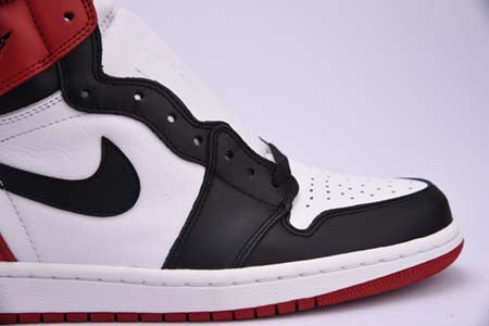 AIR JORDAN 1 HIGH OG "BLACK TOE"