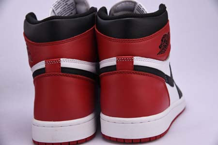 AIR JORDAN 1 HIGH OG "BLACK TOE"