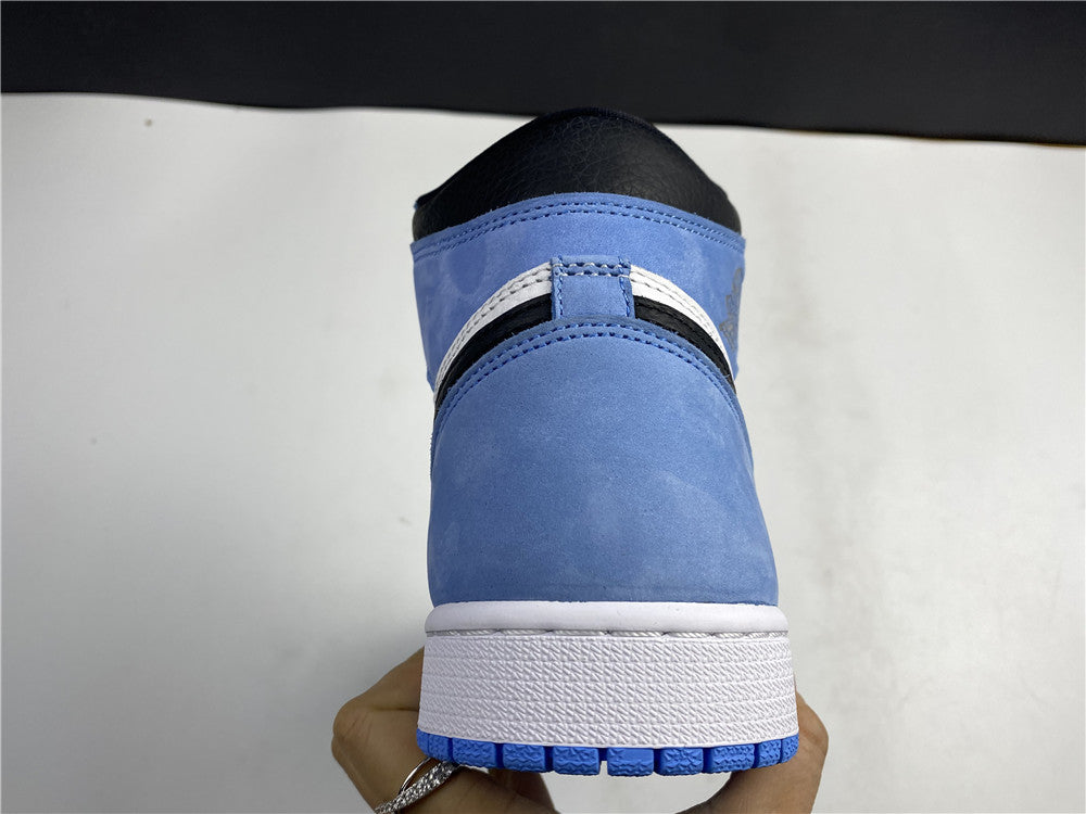 AIR JORDAN 1 HIGH OG "UNIVERSITY BLUE"
