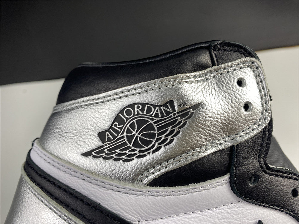 AIR JORDAN 1 HIGH OG “SILVER TOE” (WMNS)