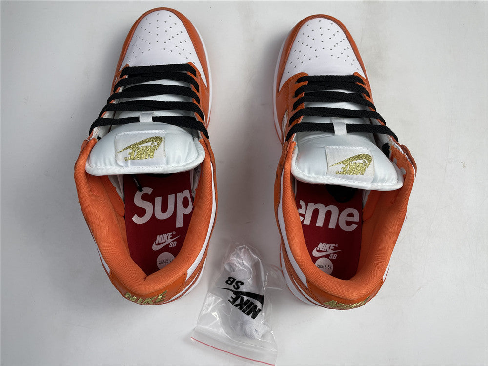 NIKE SB DUNK LOW "ORANGE WHITE METALLIC GOLD"