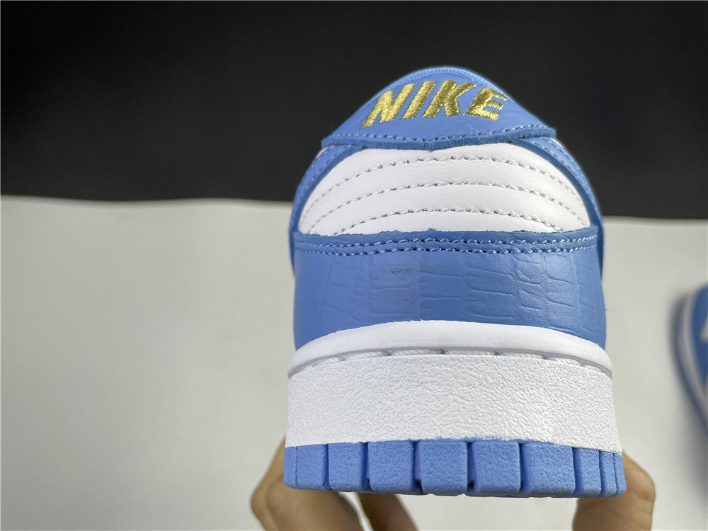 NIKE SB DUNK LOW "SUPREME STARS HYPER ROYAL"