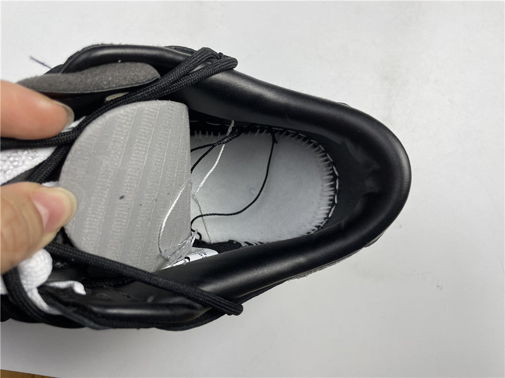 OFF-WHITE X NIKE DUNK LOW (BLACK ZIP TIE)