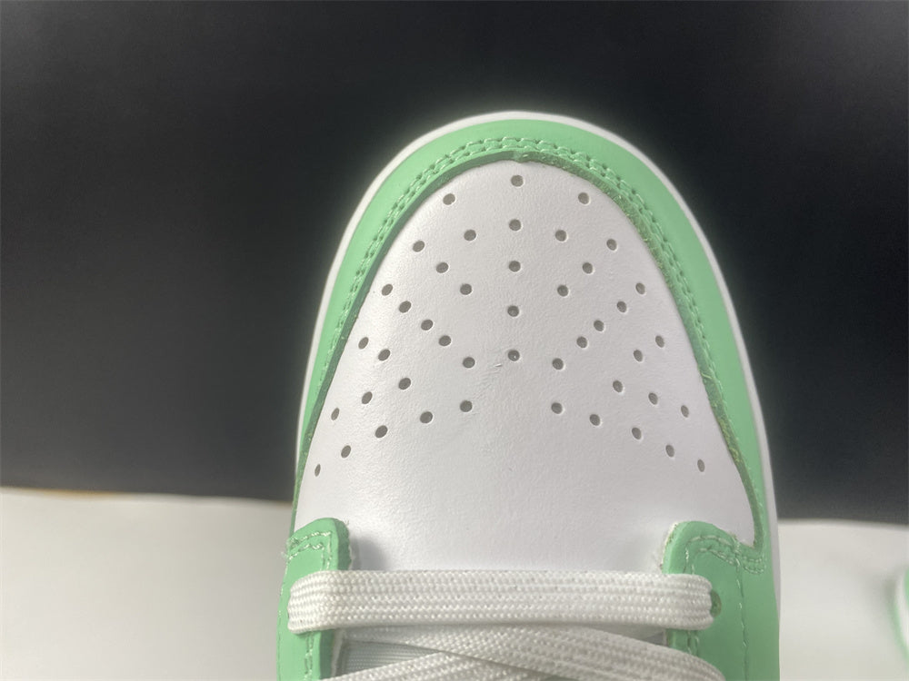 NIKE DUNK LOW "GREEN GLOW"