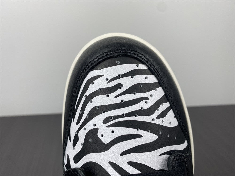 QUARTERSNACKS X NK SB DUNK