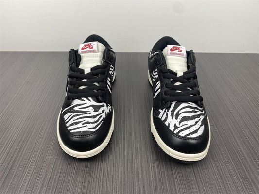 QUARTERSNACKS X NK SB DUNK