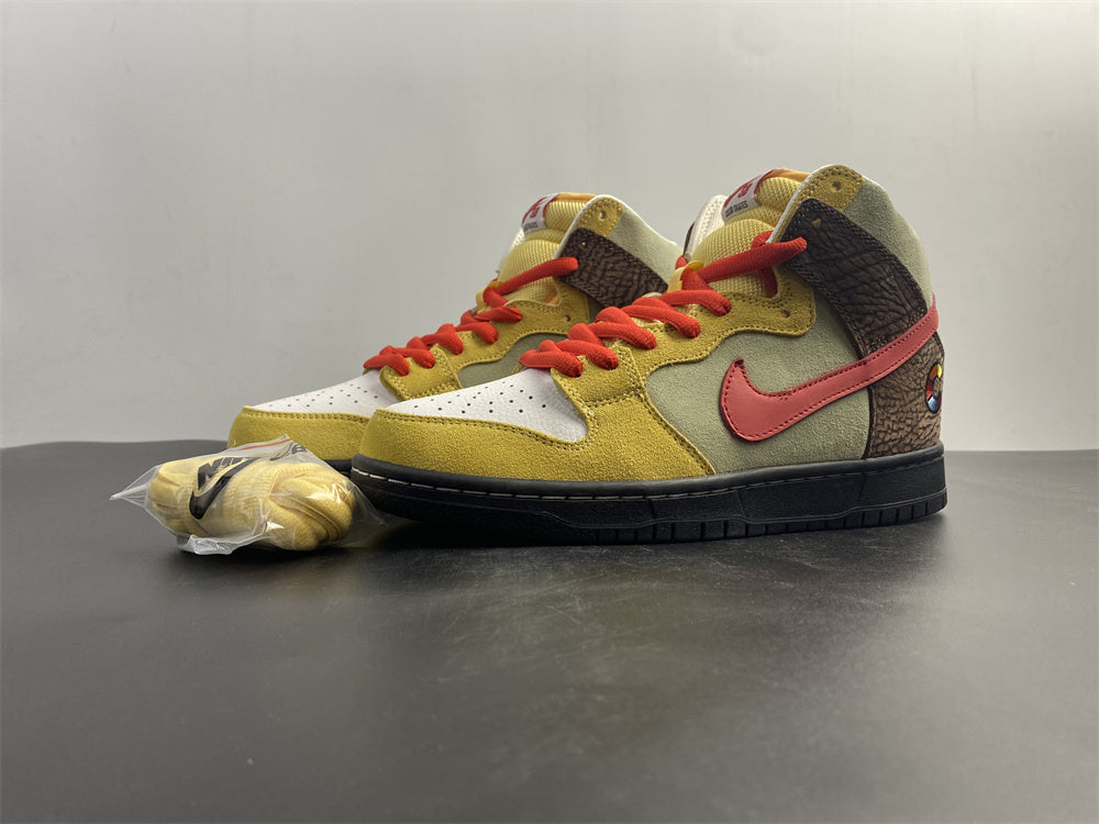 TRAVIS SCOTT X NIKE SB DUNK LOW TS