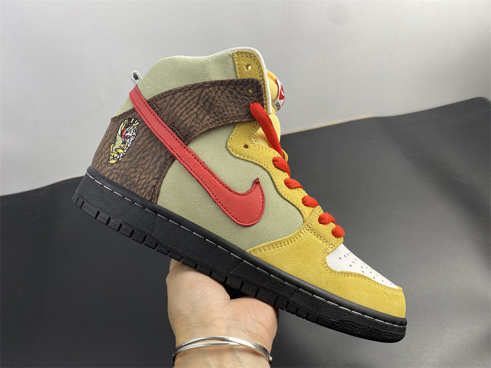 TRAVIS SCOTT X NIKE SB DUNK LOW TS