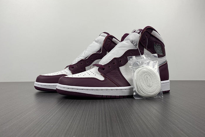 AIR JORDAN 1 RETRO HIGH OG "BORDEAUX"