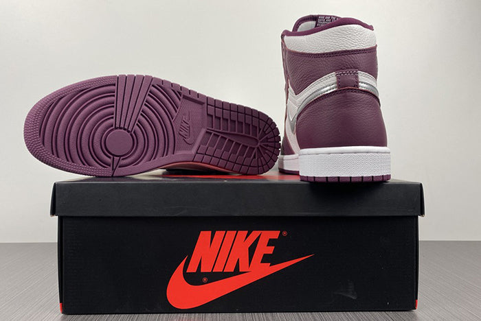 AIR JORDAN 1 RETRO HIGH OG "BORDEAUX"