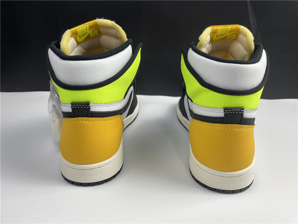 AIR JORDAN 1 HIGH OG “UNIVERSITY GOLD"