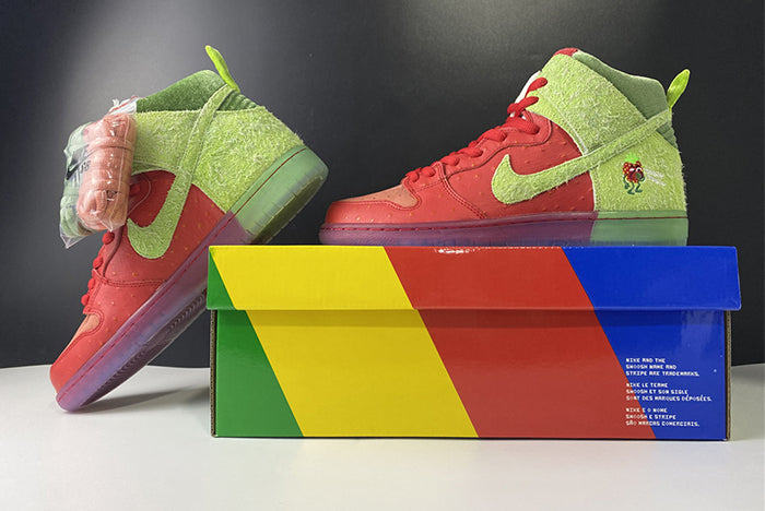 NIKE SB DUNK HIGH "STRAWBERRY COUGH"
