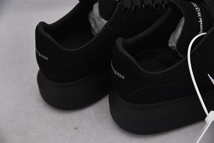 ALEXANDER MCQUEEN OVERSIZED TRIPLE BLACK