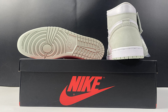AIR JORDAN 1 RETRO HIGH OG "SEAFOAM"