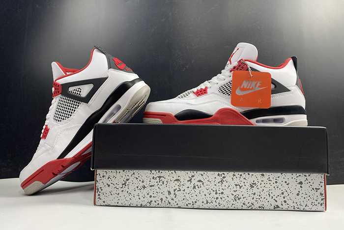 AIR JORDAN 4 “FIRE RED”