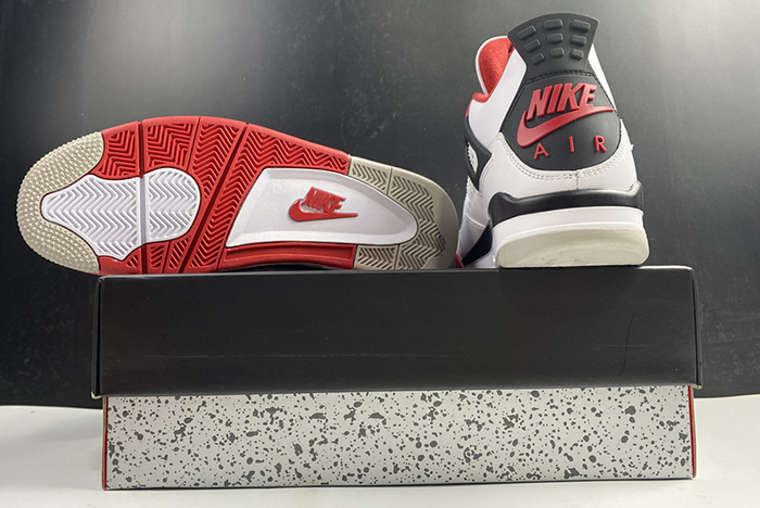 AIR JORDAN 4 “FIRE RED”