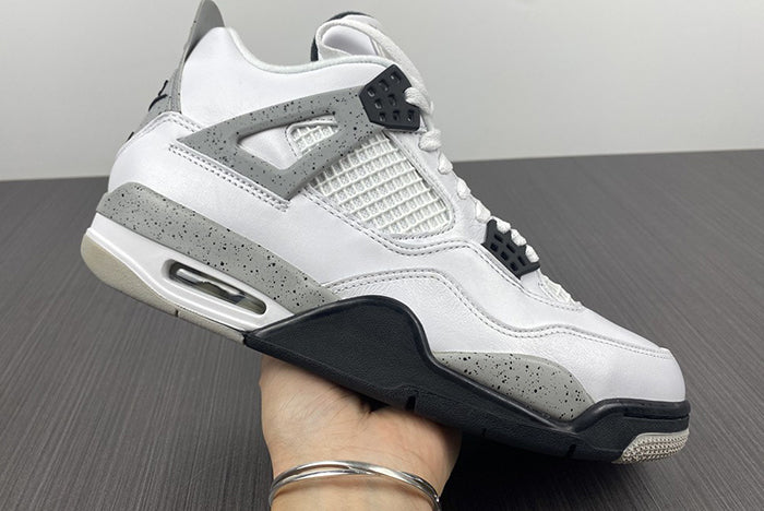 AIR JORDAN 4 OG “WHITE CEMENT”
