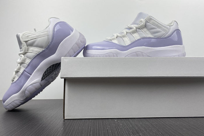 AIR JORDAN 11 LOW "PURE VIOLET" (WMNS)