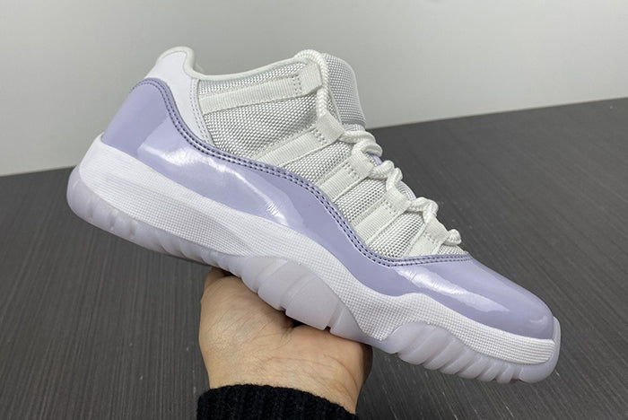AIR JORDAN 11 LOW "PURE VIOLET" (WMNS)