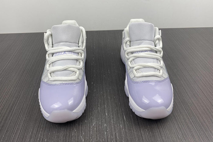 AIR JORDAN 11 LOW "PURE VIOLET" (WMNS)
