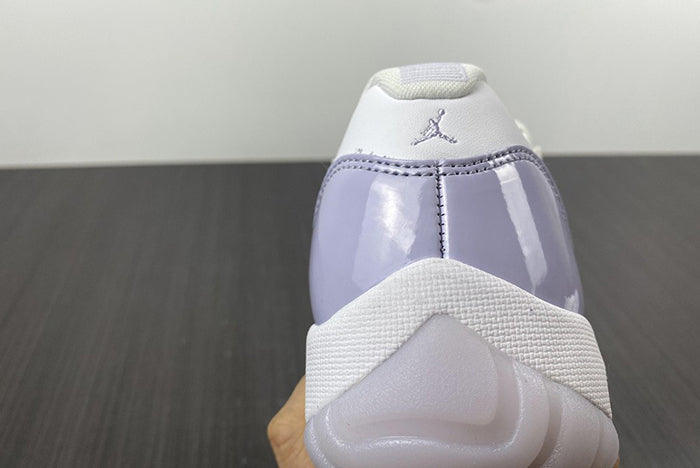 AIR JORDAN 11 LOW "PURE VIOLET" (WMNS)