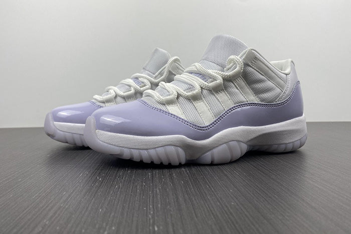 AIR JORDAN 11 LOW "PURE VIOLET" (WMNS)
