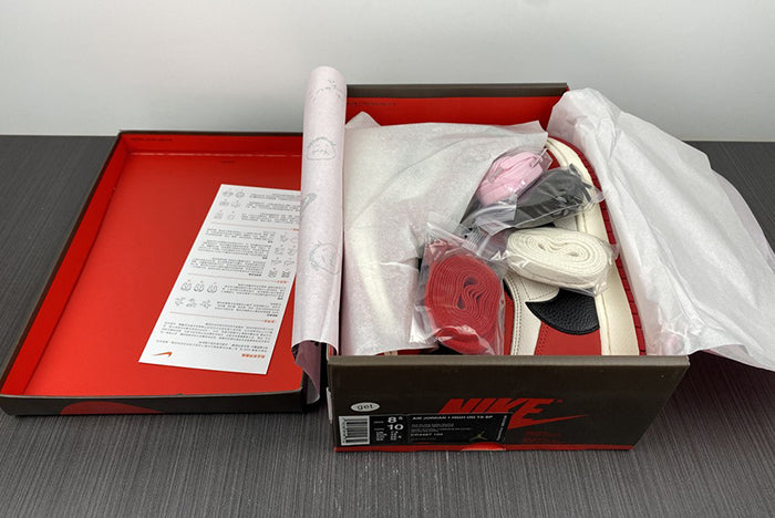 AIR JORDAN 1 RETRO HIGH "TRAVIS SCOTT CHICAGO"