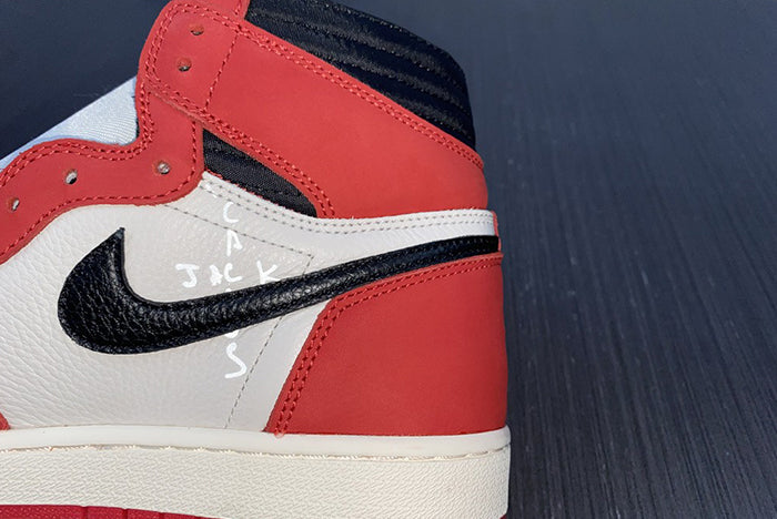 AIR JORDAN 1 RETRO HIGH "TRAVIS SCOTT CHICAGO"