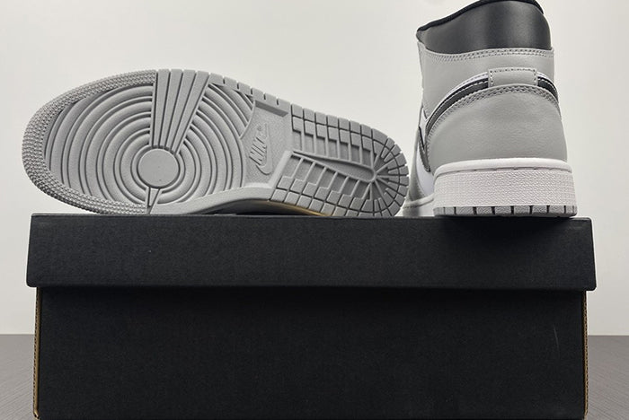 AIR JORDAN 1 MID “LIGHT SMOKE GREY”