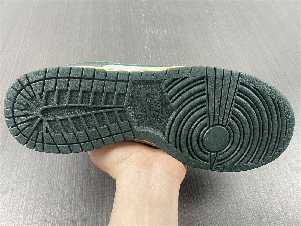 NIKE DUNK LOW “VINTAGE GREEN”